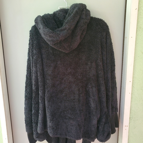 Black Chunky hooded sweater - Picture 9 of 11